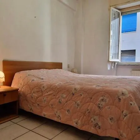 Corso Italia Appoggio A 30 Metri Dal Mare. アパート